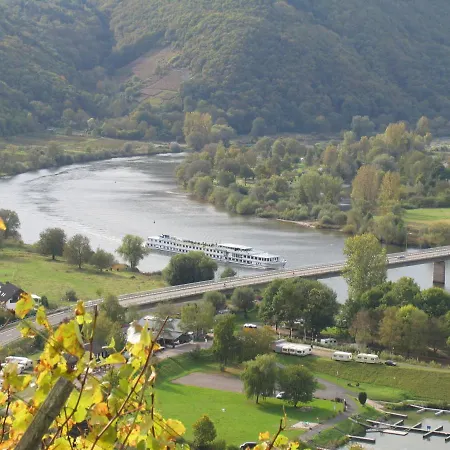 Altes Spitzhaus An Der Goldroul Senheim