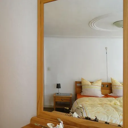 Altes Spitzhaus An Der Goldroul Senheim