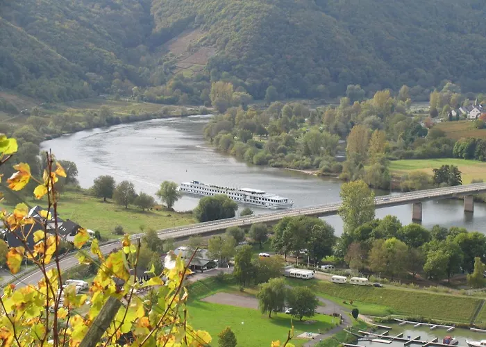 Altes Spitzhaus An Der Goldroul Senheim