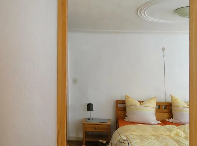 Altes Spitzhaus An Der Goldroul Senheim